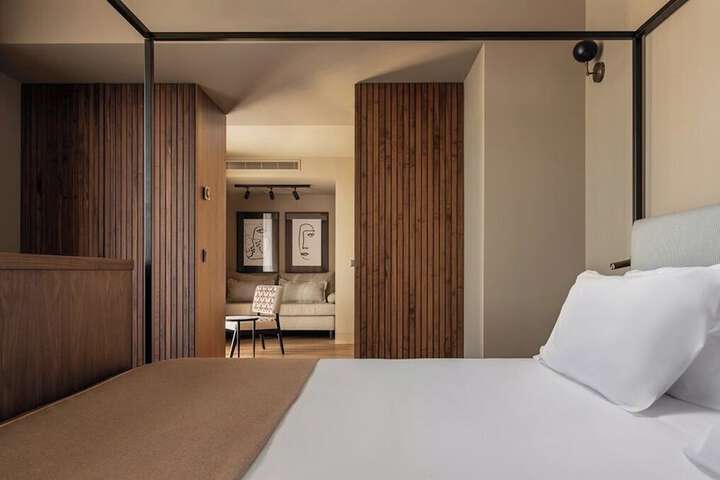 Room 15 of 54