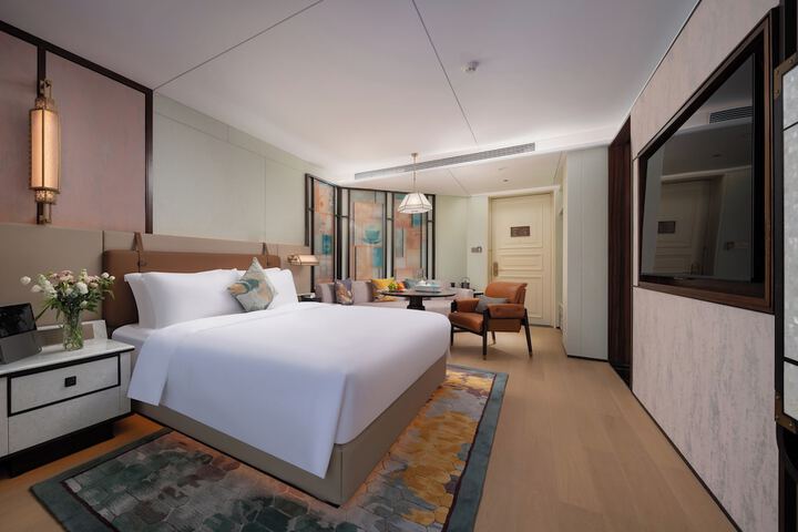 Room 16 of 34