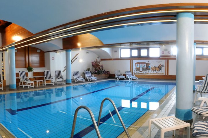Pool 39 of 54
