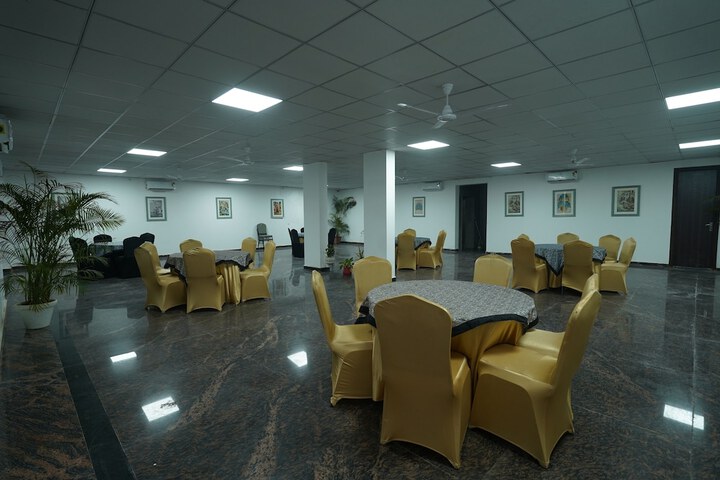 Ballroom/Hall 38 of 73