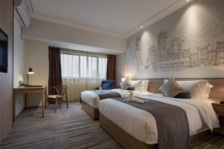 Room 7 of 19