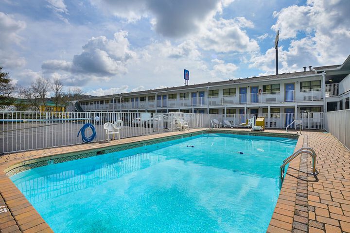 Hotel with Pool