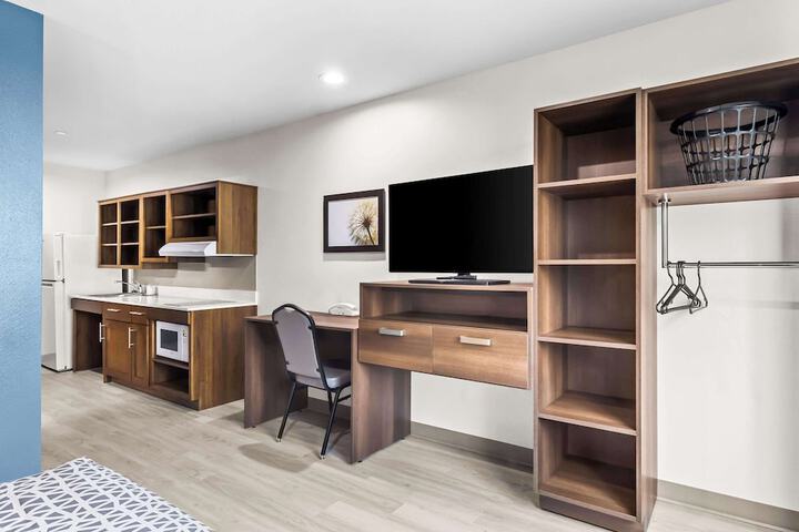 Room 17 of 35