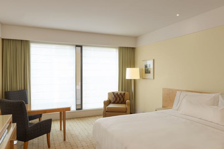 Room 10 of 68