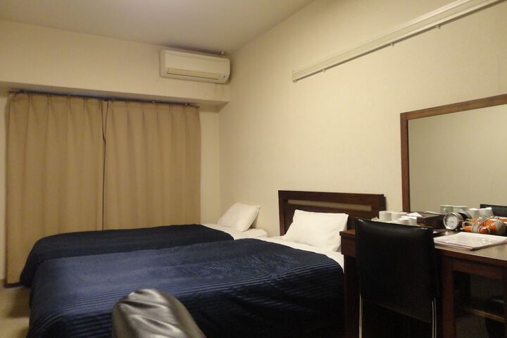 Room 6 of 23