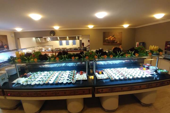 Dining 49 of 63