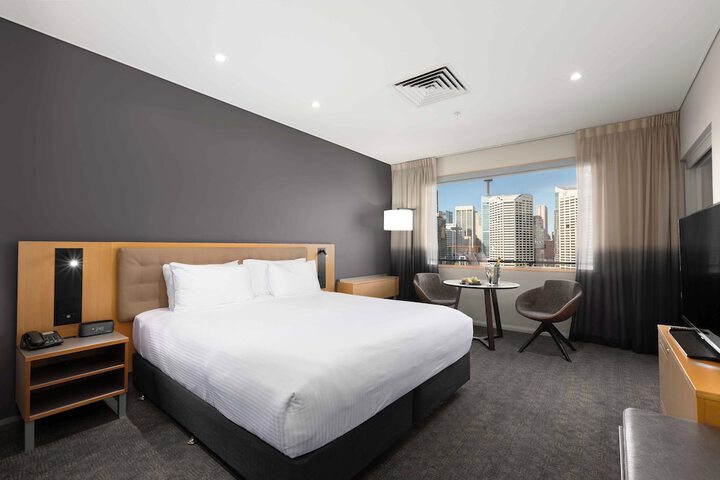 Room 4 of 220