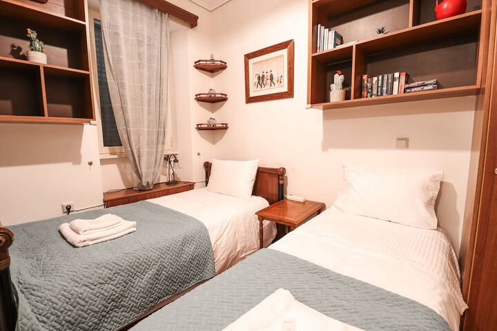 Room 2 of 18