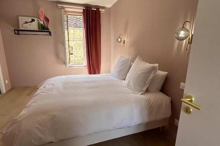 Room 4 of 19