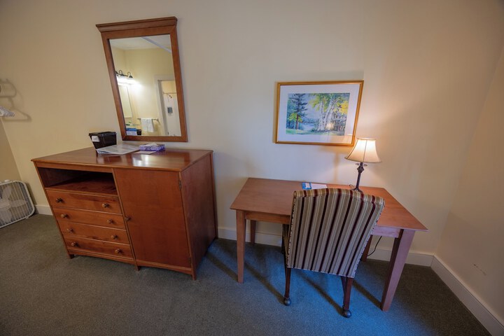 Room 66 of 103