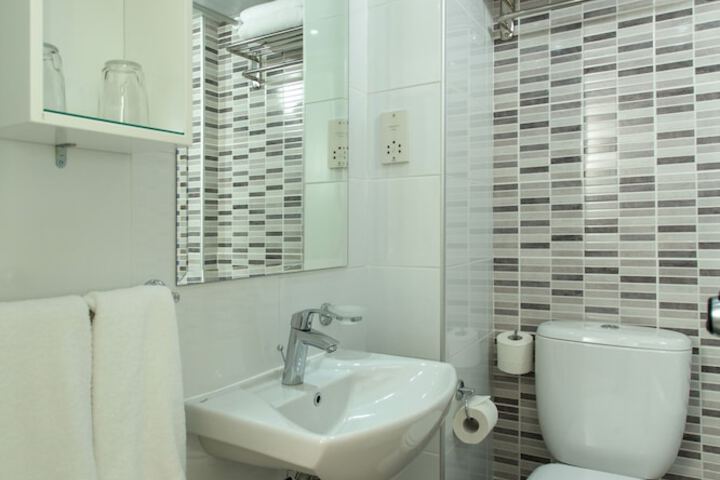 Room 14 of 26
