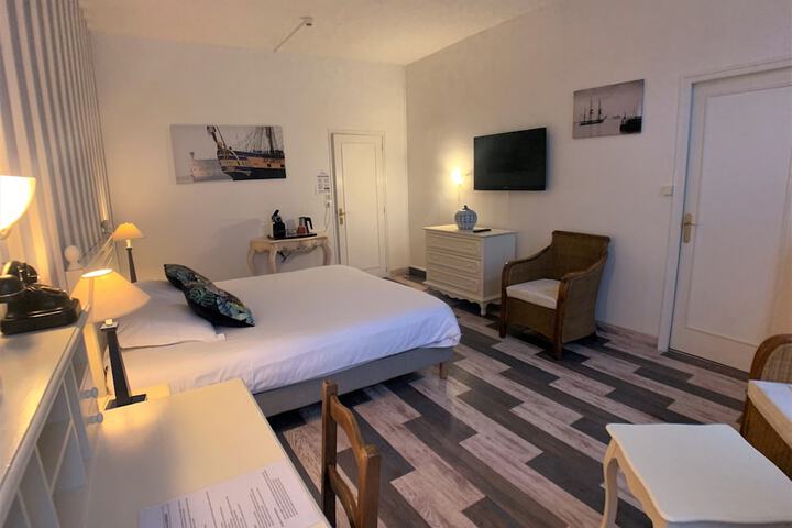 Room 15 of 50