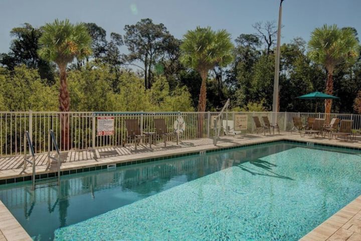 Hotel Pool