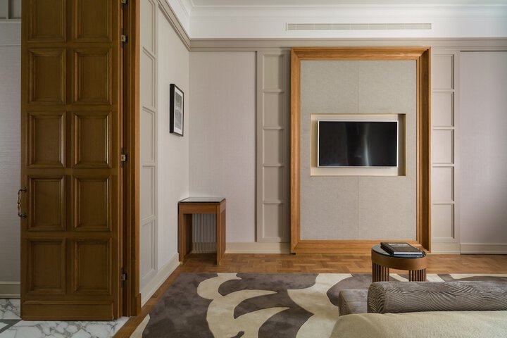Room 96 of 142