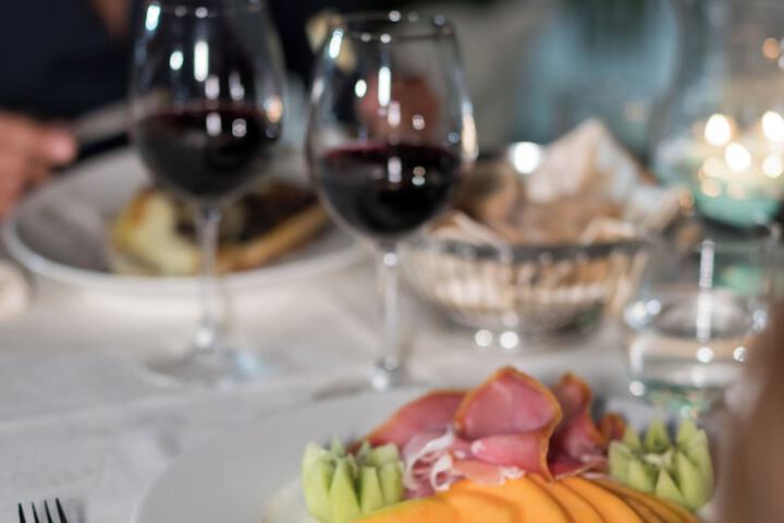 Dining 83 of 121
