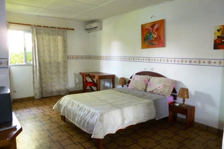 Room 4 of 7