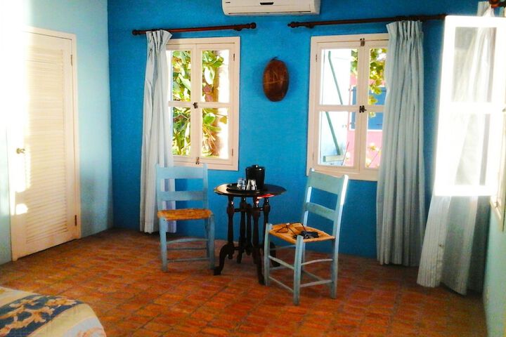 Room 5 of 108