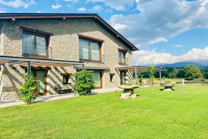 Casa de 7 suites y vistas 360. Les Feixes Llargues