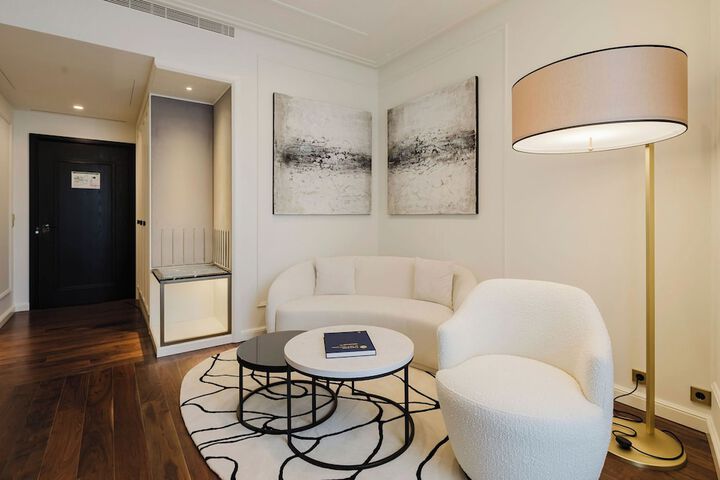 Room 44 of 150