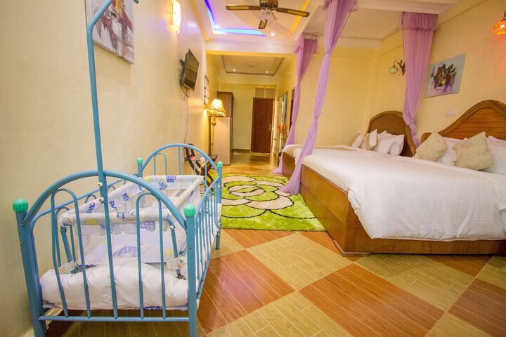 Room 29 of 76