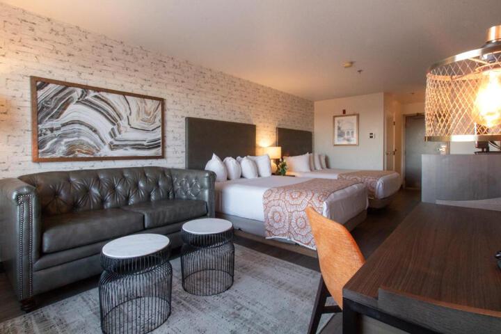 Suite 2 Queen Beds