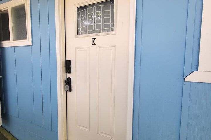 Room 110 of 222