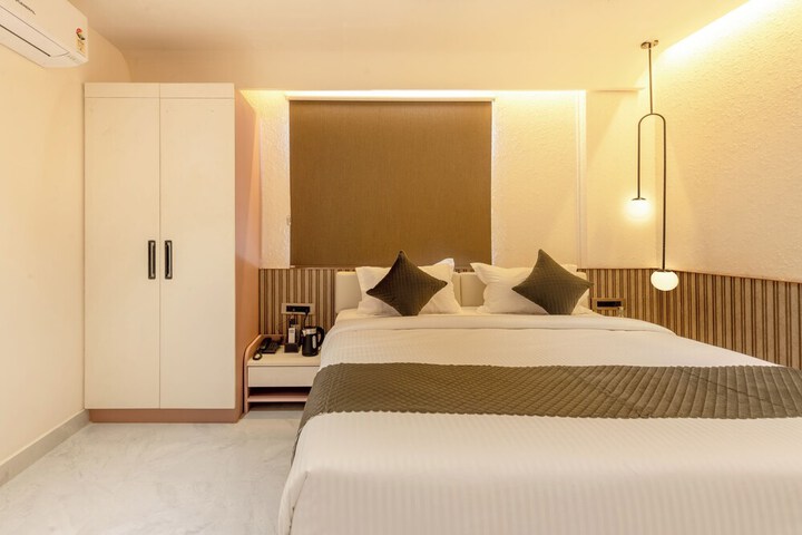Room 13 of 53
