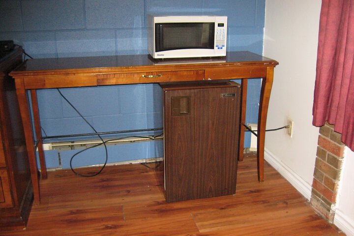 Room 16 of 38