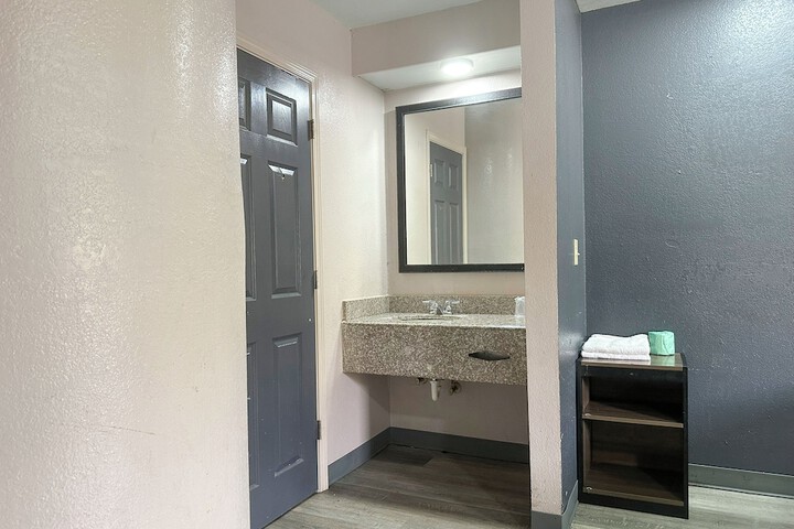 Room 28 of 58