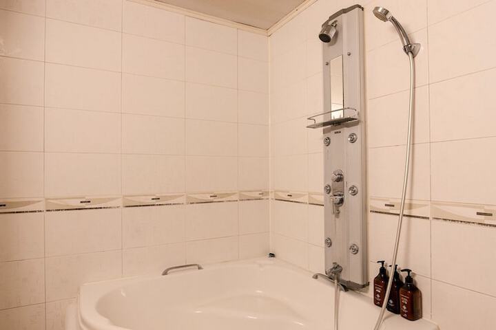 Room 3 of 21
