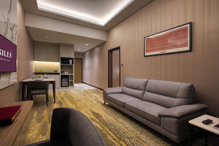 Room 10 of 30