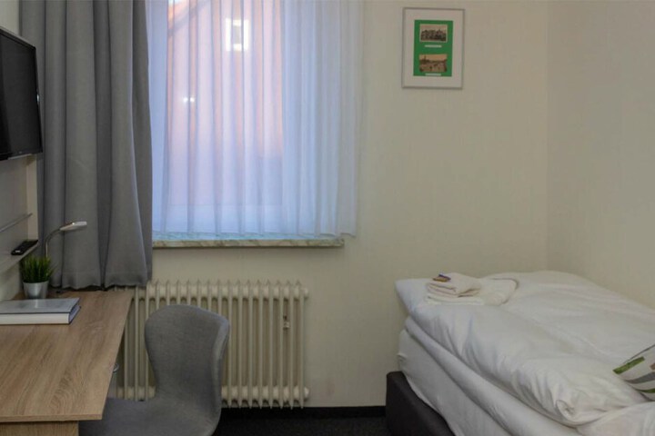 Room 5 of 46