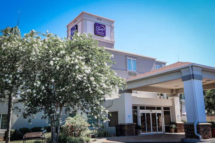 Hotel 50 of 52