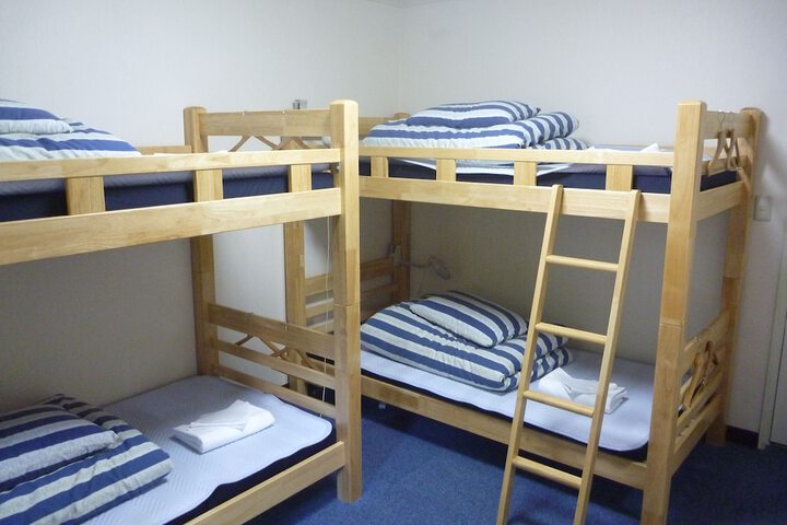 Room 13 of 66