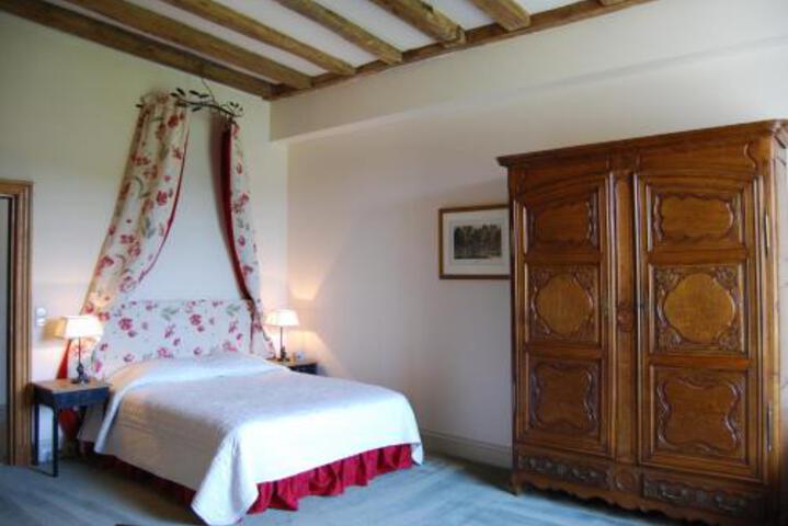 A LA MAISON HO TEL RESTAURANT