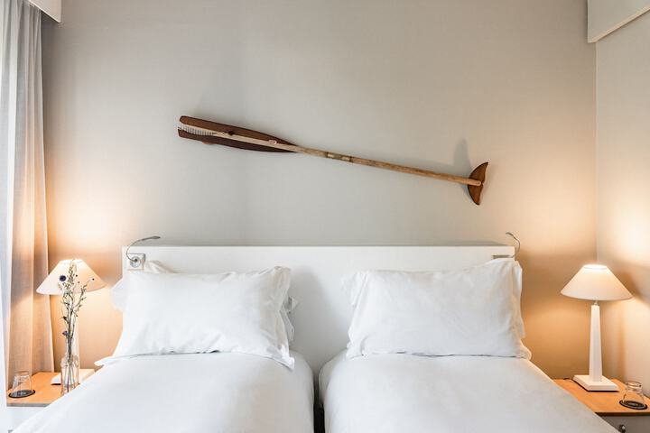 Room 6 of 68