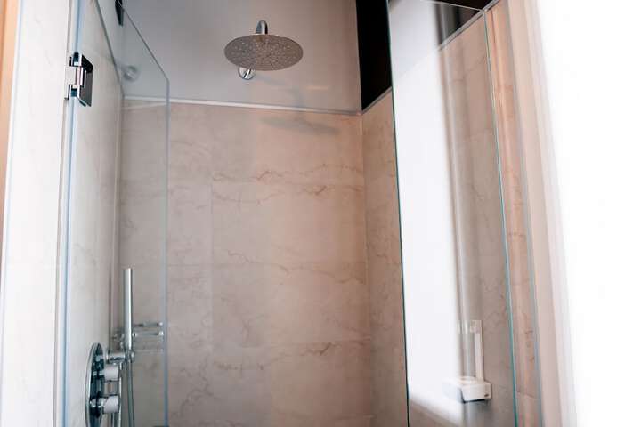 Room 27 of 29