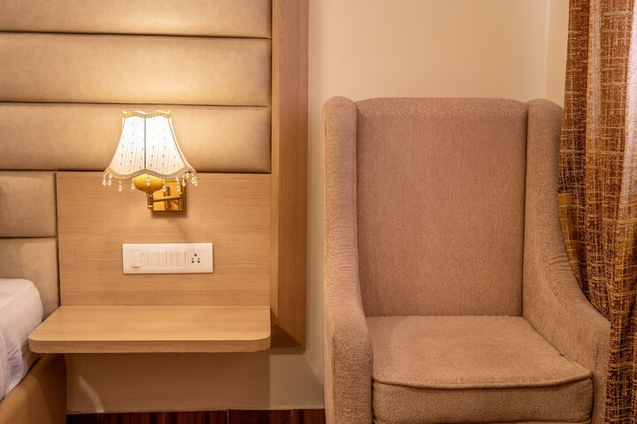 Room 35 of 53
