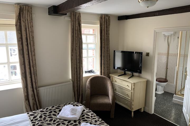 Room 3 of 22