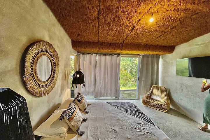 Room 8 of 91