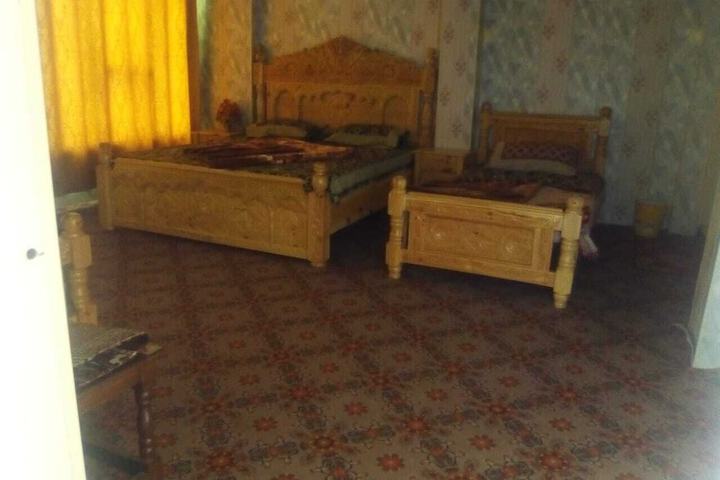 Room 5 of 17
