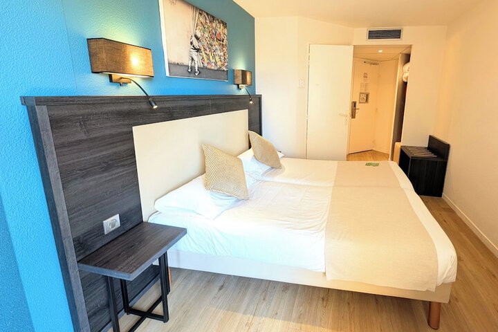 Room 18 of 92