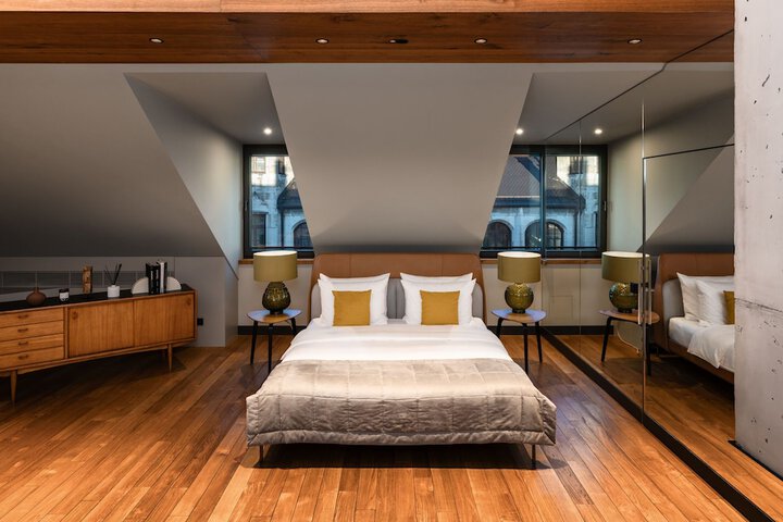 Room 13 of 70