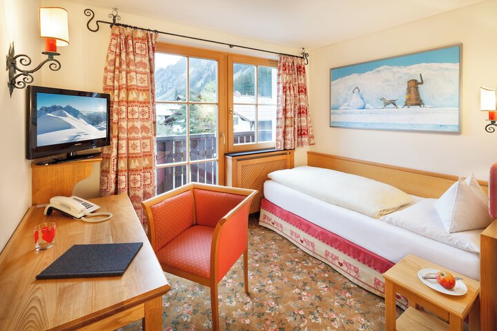 Room 5 of 47