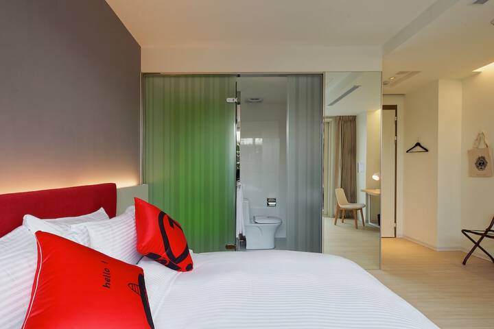 Room 42 of 160