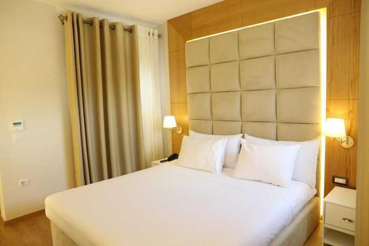 Room 3 of 41