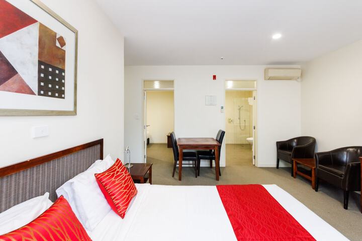 Room 21 of 42