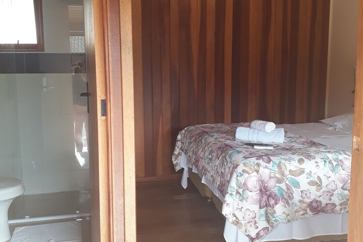 Room 4 of 18