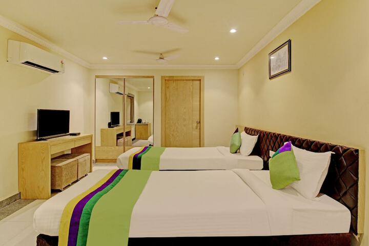 Room 19 of 48