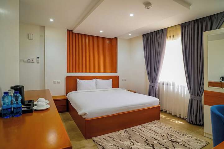 Room 3 of 47